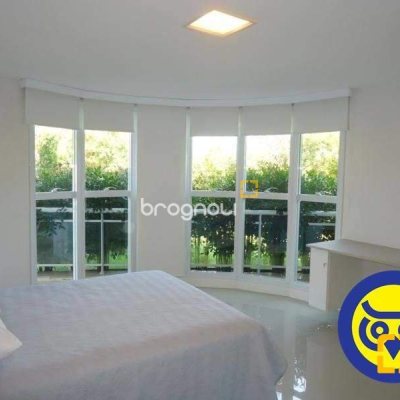 Apartamento com 258m², 4 quartos (sendo 4 suítes), 3 garagens, no bairro Cachoeira do Bom Jesus em Florianópolis