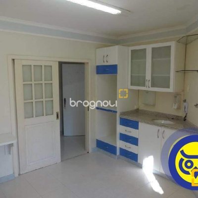 Sala com 47m², no bairro Centro em Florianópolis