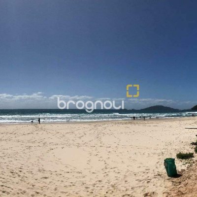 Apartamento com 140m², 3 quartos (sendo 3 suítes), 1 garagem, no bairro Praia Brava em Florianópolis