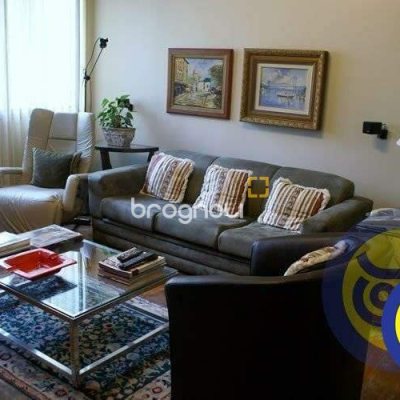 Apartamento com 266m², 4 quartos (sendo 2 suítes), 2 garagens, no bairro Centro em Florianópolis