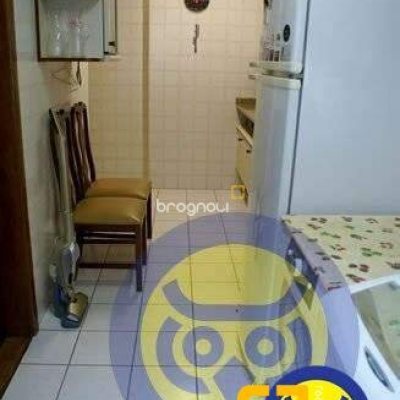 Apartamento com 266m², 4 quartos (sendo 2 suítes), 2 garagens, no bairro Centro em Florianópolis