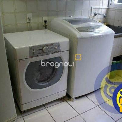Apartamento com 266m², 4 quartos (sendo 2 suítes), 2 garagens, no bairro Centro em Florianópolis