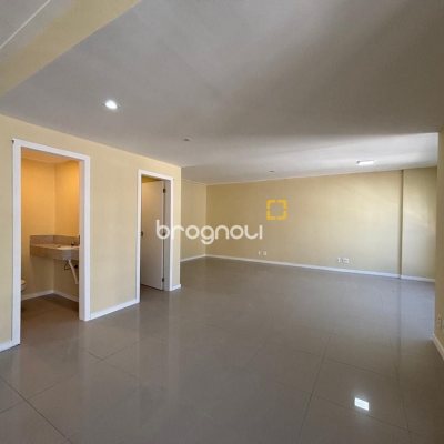Sala com 67m², 1 garagem, no bairro Centro em Florianópolis