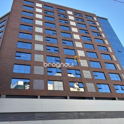 Sala com 67m², 1 garagem, no bairro Centro em Florianópolis