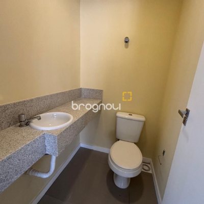 Sala com 67m², 1 garagem, no bairro Centro em Florianópolis