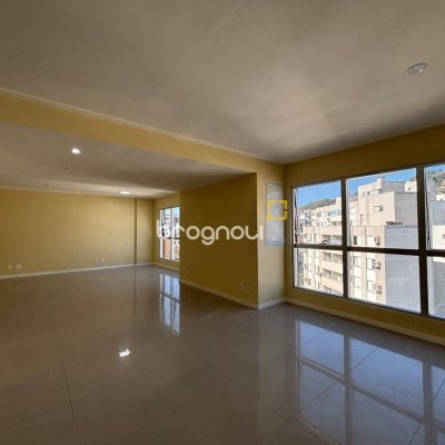 Sala com 67m², 1 garagem, no bairro Centro em Florianópolis