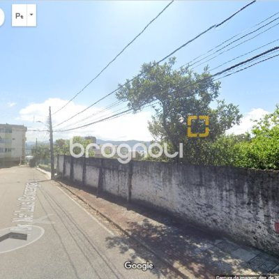 Terreno com 1400m², no bairro Coqueiros em Florianópolis