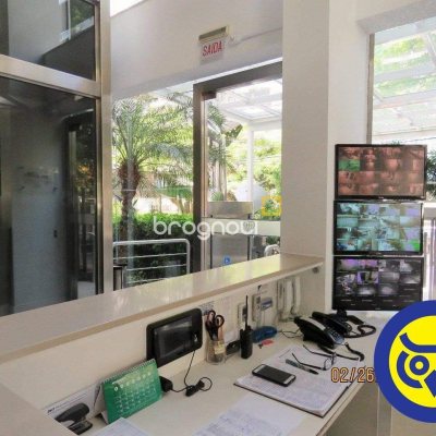 Apartamento com 117m², 3 quartos (sendo 3 suítes), 3 garagens, no bairro Centro em Florianópolis