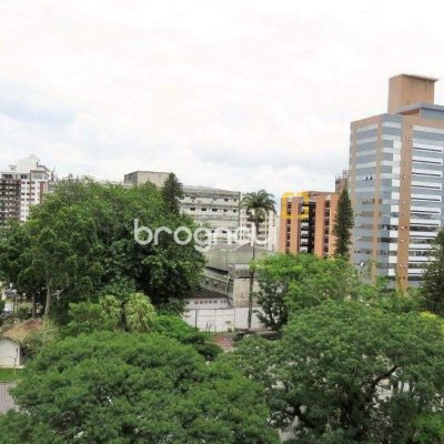 Apartamento com 117m², 3 quartos (sendo 3 suítes), 3 garagens, no bairro Centro em Florianópolis