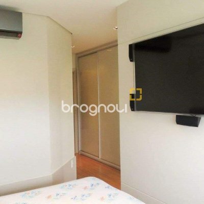 Apartamento com 117m², 3 quartos (sendo 3 suítes), 3 garagens, no bairro Centro em Florianópolis