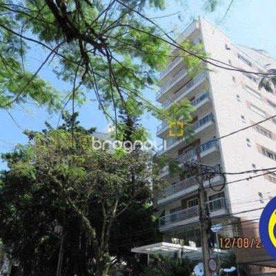 Apartamento com 117m², 3 quartos (sendo 3 suítes), 3 garagens, no bairro Centro em Florianópolis