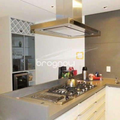 Apartamento com 117m², 3 quartos (sendo 3 suítes), 3 garagens, no bairro Centro em Florianópolis