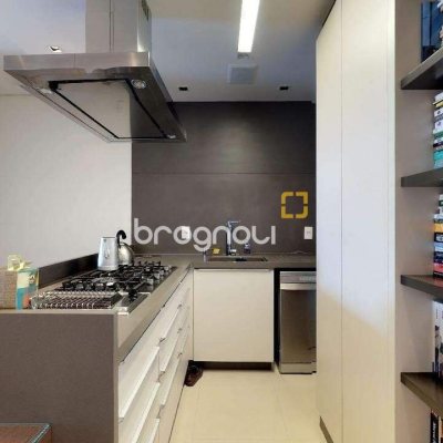 Apartamento com 117m², 3 quartos (sendo 3 suítes), 3 garagens, no bairro Centro em Florianópolis