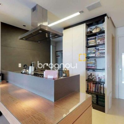 Apartamento com 117m², 3 quartos (sendo 3 suítes), 3 garagens, no bairro Centro em Florianópolis