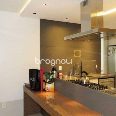 Apartamento com 117m², 3 quartos (sendo 3 suítes), 3 garagens, no bairro Centro em Florianópolis