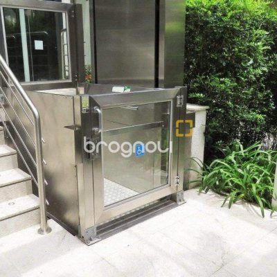 Apartamento com 117m², 3 quartos (sendo 3 suítes), 3 garagens, no bairro Centro em Florianópolis