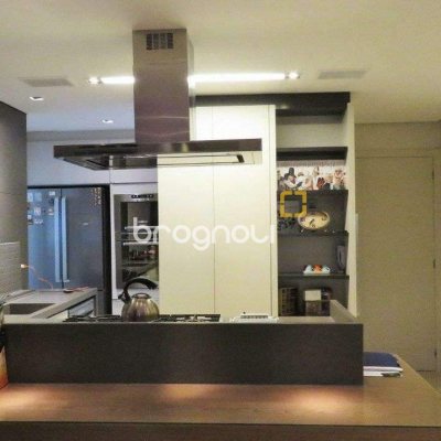 Apartamento com 117m², 3 quartos (sendo 3 suítes), 3 garagens, no bairro Centro em Florianópolis