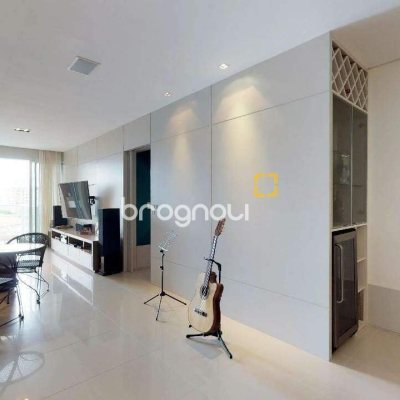 Apartamento com 117m², 3 quartos (sendo 3 suítes), 3 garagens, no bairro Centro em Florianópolis