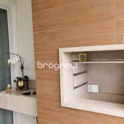 Apartamento com 117m², 3 quartos (sendo 3 suítes), 3 garagens, no bairro Centro em Florianópolis