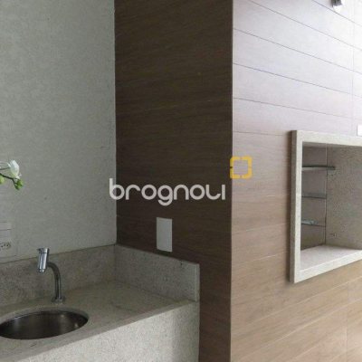 Apartamento com 117m², 3 quartos (sendo 3 suítes), 3 garagens, no bairro Centro em Florianópolis