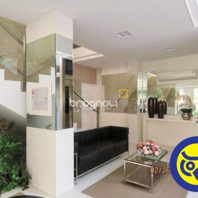Apartamento com 117m², 3 quartos (sendo 3 suítes), 3 garagens, no bairro Centro em Florianópolis