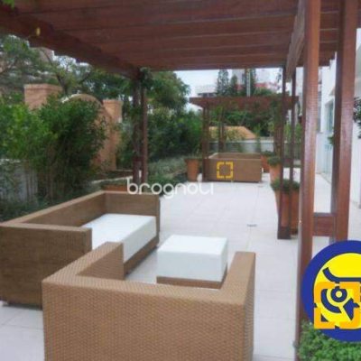 Apartamento com 117m², 3 quartos (sendo 3 suítes), 3 garagens, no bairro Centro em Florianópolis