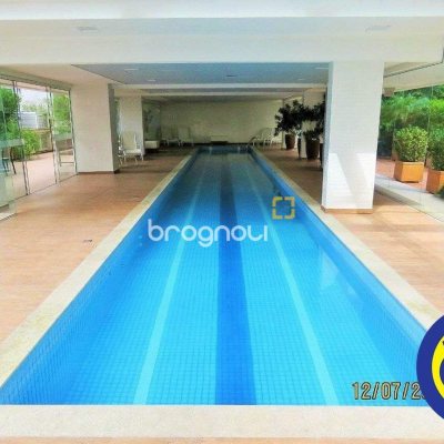 Apartamento com 117m², 3 quartos (sendo 3 suítes), 3 garagens, no bairro Centro em Florianópolis