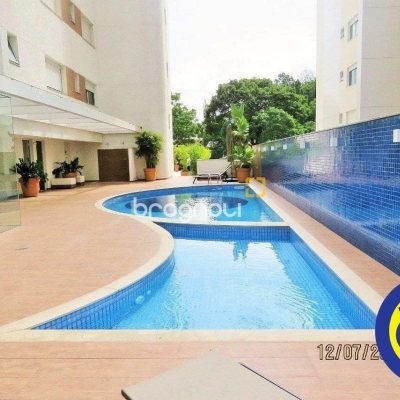 Apartamento com 117m², 3 quartos (sendo 3 suítes), 3 garagens, no bairro Centro em Florianópolis