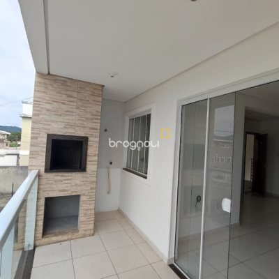 Prédio com 480m², 8 garagens, no bairro Vargem Grande em Florianópolis