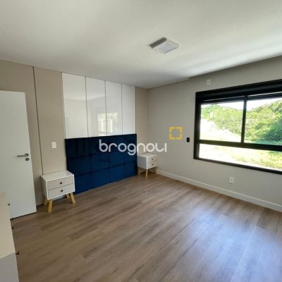 Casa com 149m², 3 quartos (sendo 3 suítes), 2 garagens, no bairro Santo Antônio de Lisboa em Florianópolis