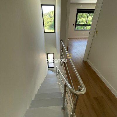 Casa com 149m², 3 quartos (sendo 3 suítes), 2 garagens, no bairro Santo Antônio de Lisboa em Florianópolis