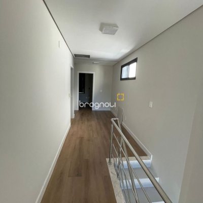 Casa com 149m², 3 quartos (sendo 3 suítes), 2 garagens, no bairro Santo Antônio de Lisboa em Florianópolis