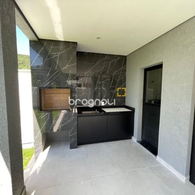 Casa com 149m², 3 quartos (sendo 3 suítes), 2 garagens, no bairro Santo Antônio de Lisboa em Florianópolis
