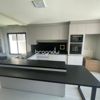 Casa com 149m², 3 quartos (sendo 3 suítes), 2 garagens, no bairro Santo Antônio de Lisboa em Florianópolis