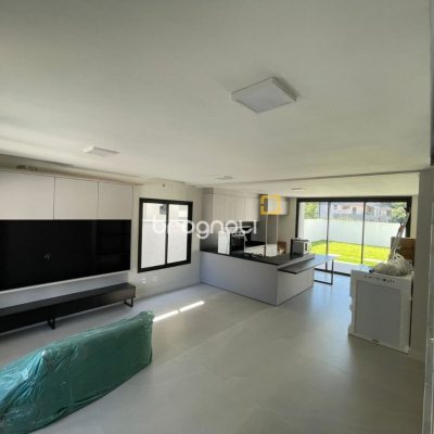 Casa com 149m², 3 quartos (sendo 3 suítes), 2 garagens, no bairro Santo Antônio de Lisboa em Florianópolis