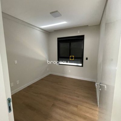 Casa com 149m², 3 quartos (sendo 3 suítes), 2 garagens, no bairro Santo Antônio de Lisboa em Florianópolis