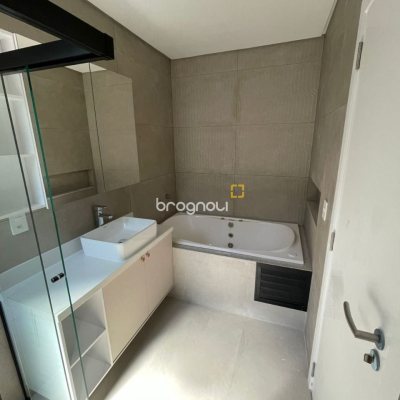 Casa com 149m², 3 quartos (sendo 3 suítes), 2 garagens, no bairro Santo Antônio de Lisboa em Florianópolis