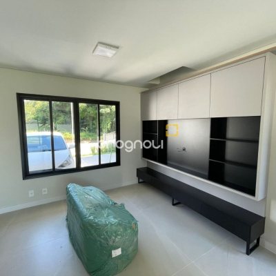 Casa com 149m², 3 quartos (sendo 3 suítes), 2 garagens, no bairro Santo Antônio de Lisboa em Florianópolis