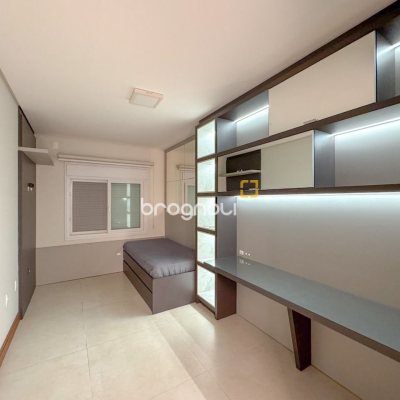 Casa com 242m², 4 quartos (sendo 3 suítes), 4 garagens, no bairro Jurerê Internacional em Florianópolis