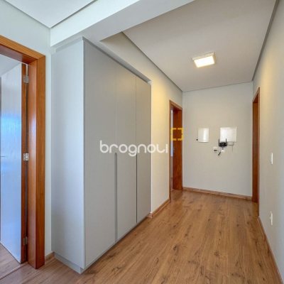 Casa com 242m², 4 quartos (sendo 3 suítes), 4 garagens, no bairro Jurerê Internacional em Florianópolis