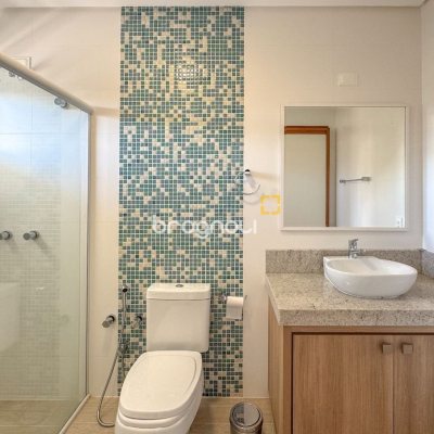 Casa com 242m², 4 quartos (sendo 3 suítes), 4 garagens, no bairro Jurerê Internacional em Florianópolis