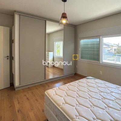 Casa com 242m², 4 quartos (sendo 3 suítes), 4 garagens, no bairro Jurerê Internacional em Florianópolis