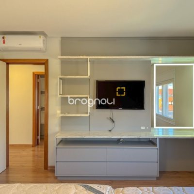 Casa com 242m², 4 quartos (sendo 3 suítes), 4 garagens, no bairro Jurerê Internacional em Florianópolis
