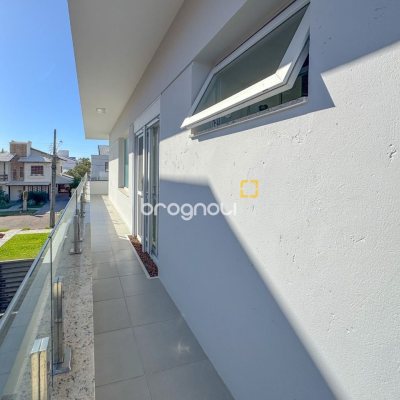 Casa com 242m², 4 quartos (sendo 3 suítes), 4 garagens, no bairro Jurerê Internacional em Florianópolis
