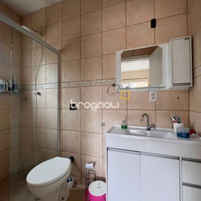 Casa com 150m², 3 quartos (sendo 1 suíte), 2 garagens, no bairro Rio Vermelho em Florianópolis