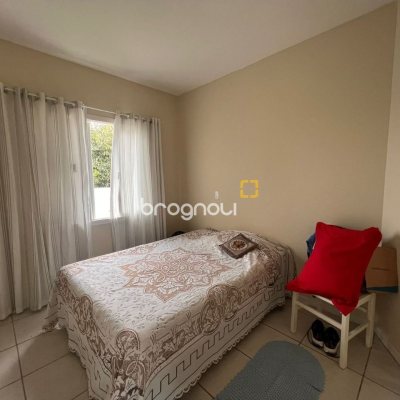 Casa com 150m², 3 quartos (sendo 1 suíte), 2 garagens, no bairro Rio Vermelho em Florianópolis