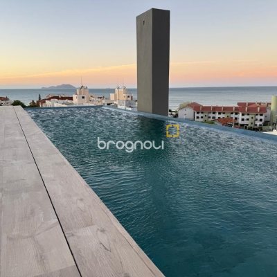 Apartamento com 59m², 2 quartos (sendo 1 suíte), 1 garagem, no bairro Ingleses em Florianópolis
