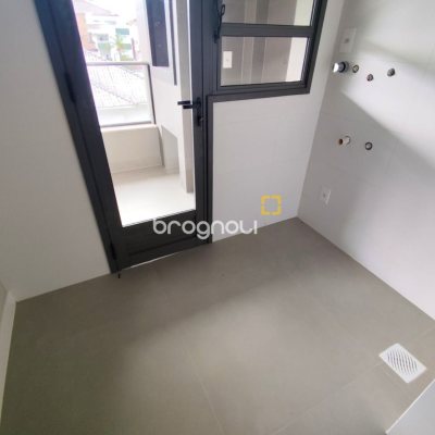 Apartamento com 109m², 2 quartos (sendo 1 suíte), 1 garagem, no bairro Ingleses em Florianópolis
