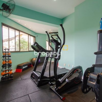 Apartamento com 83m², 2 quartos (sendo 1 suíte), 1 garagem, no bairro Ponta das Canas em Florianópolis