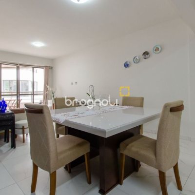 Apartamento com 83m², 2 quartos (sendo 1 suíte), 1 garagem, no bairro Ponta das Canas em Florianópolis